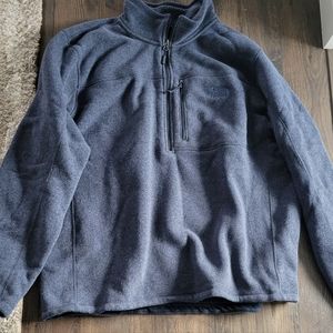 Men's Northface fleece sweatshirt